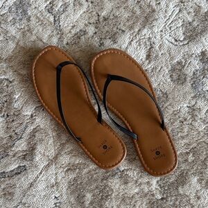 Shade & Shore Tan Sandals with Black Straps